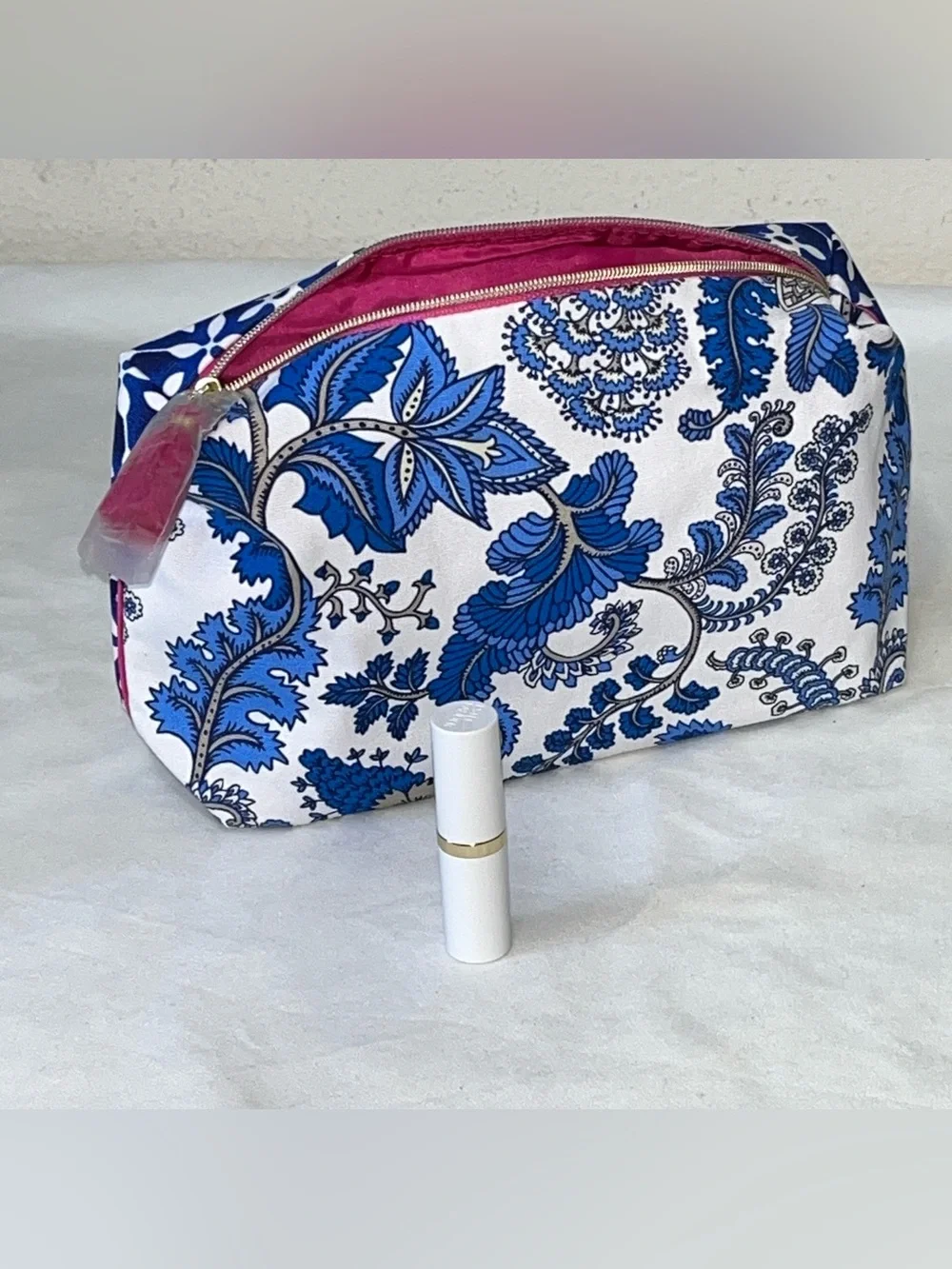 Estee Lauder Pure Color 440 Irresistible Lipstick Cream Finish & Bag Bundle Set